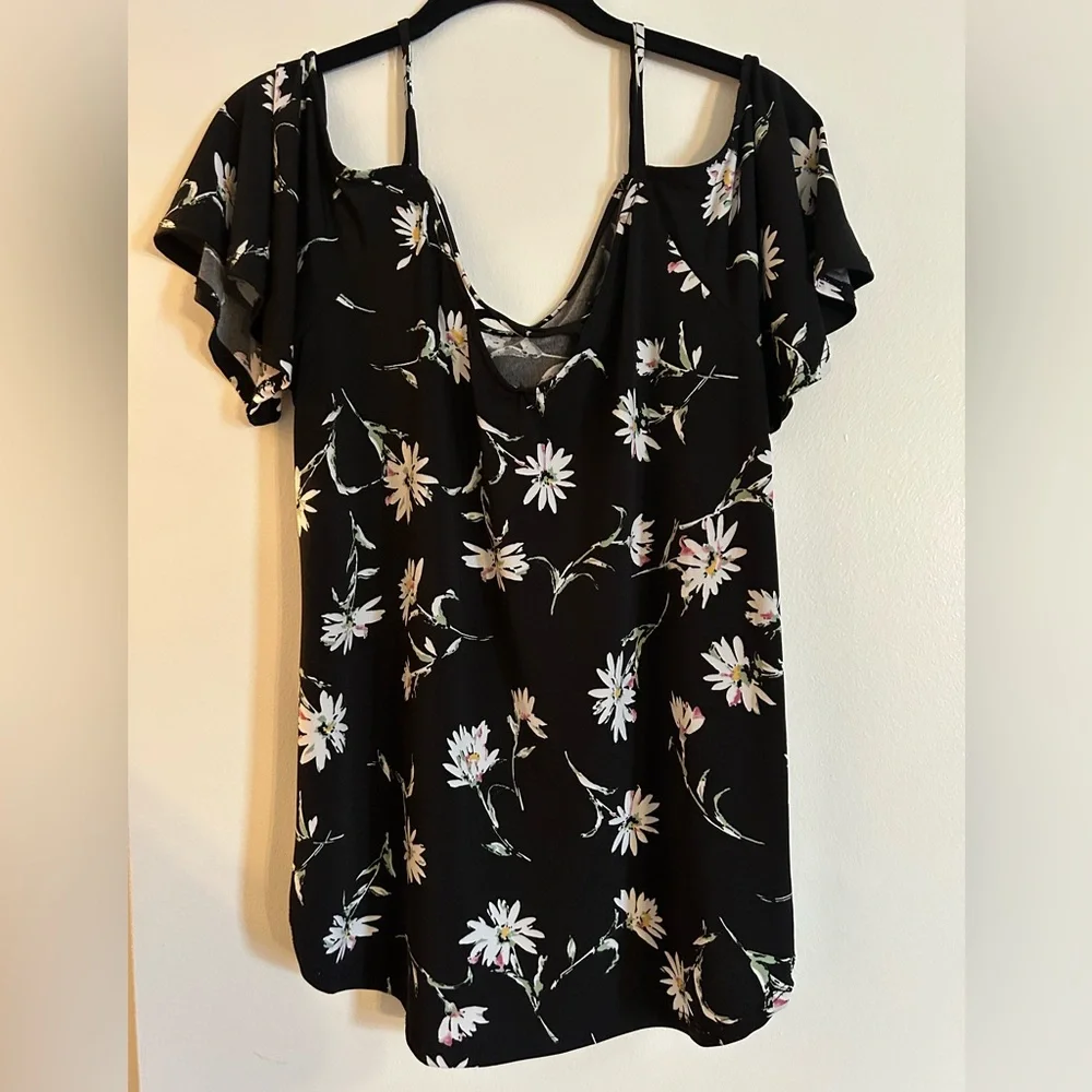 Kaileigh Black Floral Cold-Shoulder Blouse